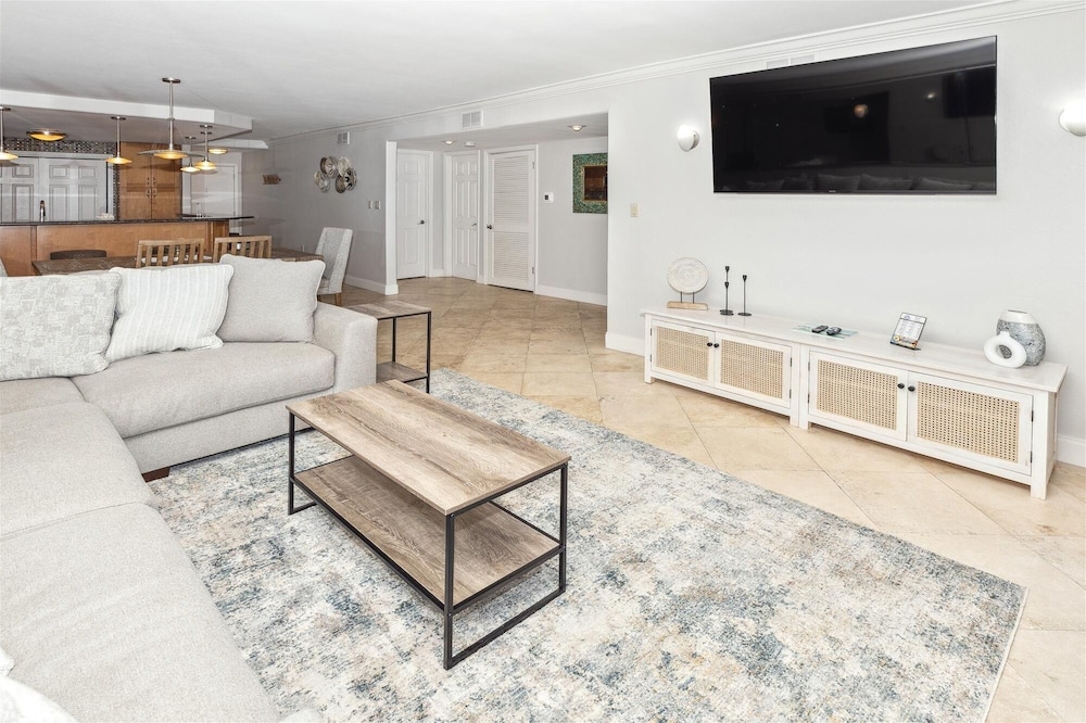 Shoreline Towers 1052 2 Bedroom Condo by RedAwning view 2