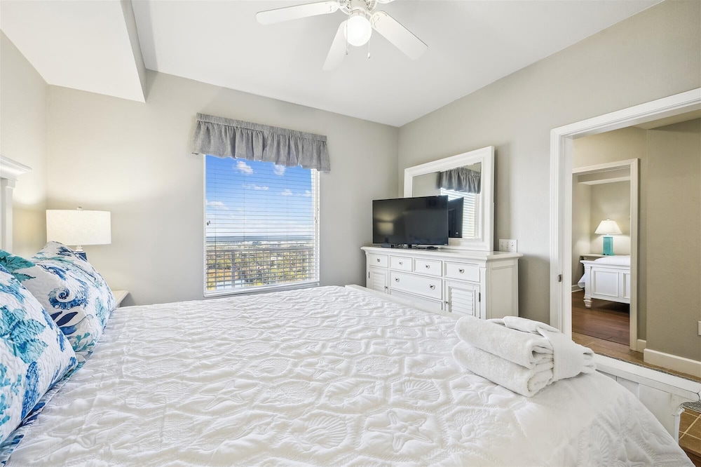 Tidewater by Book That Condo