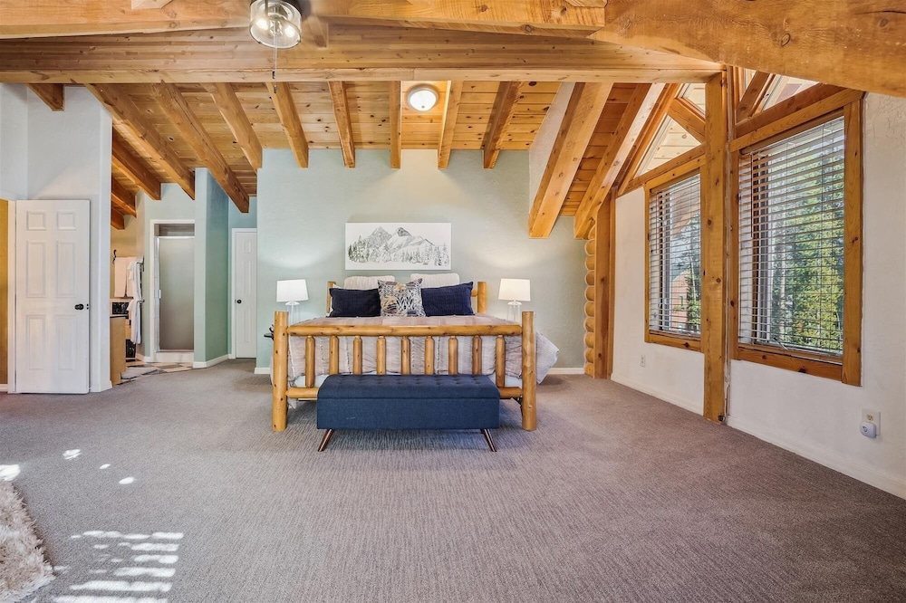 American Way Chalet 5 Bedroom Home
