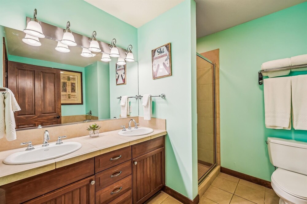 Main Street Station 3305 3 Bedroom Condo