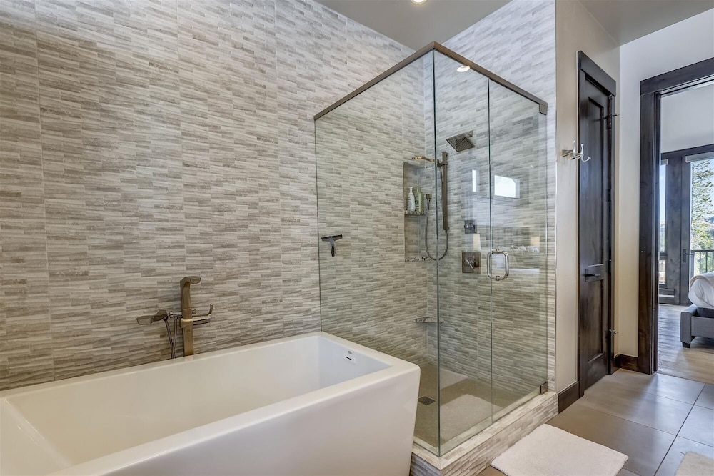 Barton Creek Vista 6 Bedroom Home