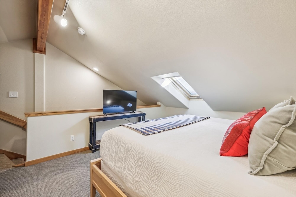 Cedars 24 3 Bedroom Duplex