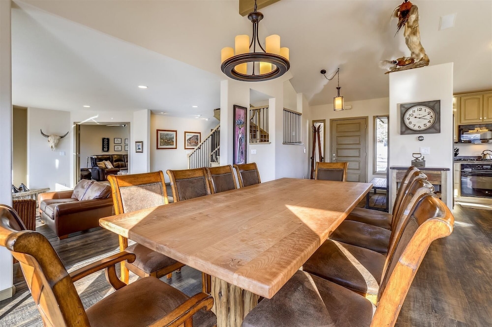 Charter Ridge 10 4 Bedroom Townhouse by RedAwning