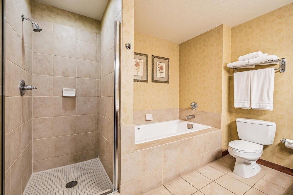 Main Street Station 3305 3 Bedroom Condo