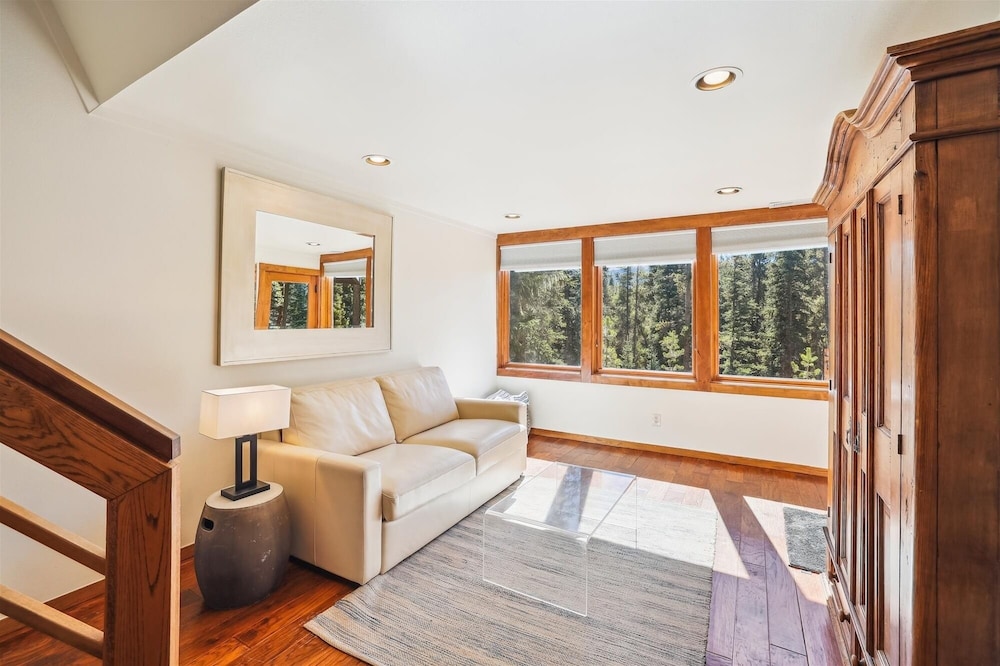 Summit Solitude Estate 3 Bedroom Home
