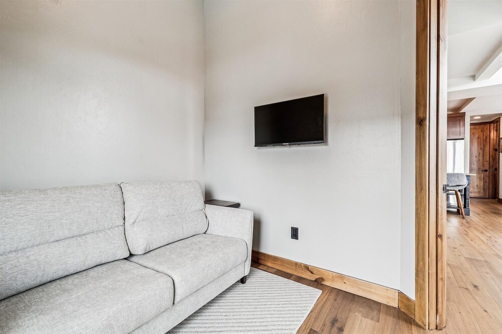 Decked Out Downtown 3 Bedroom Townhouse