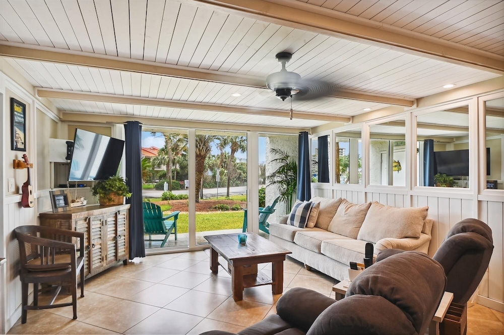 Dolphin Point 104b 2 Bedroom Condo by RedAwning