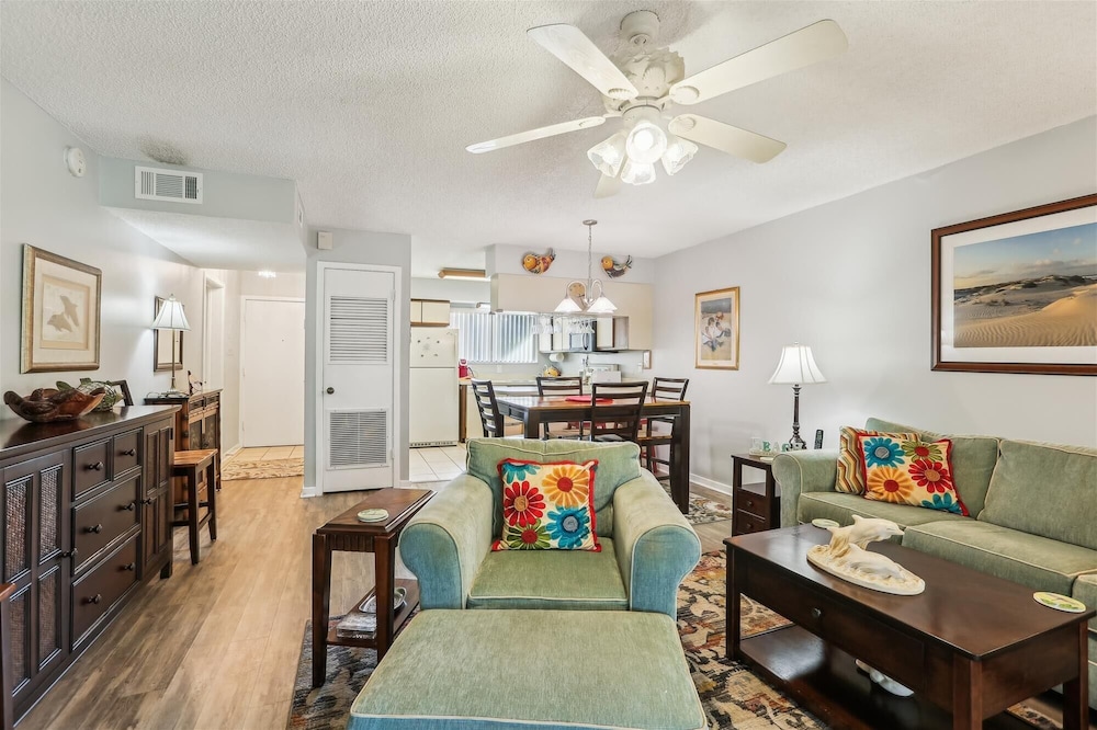 Hibiscus H104: Cozy Island Retreat With Comfort & Charm