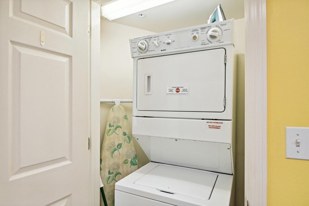 Seacrest 707 is a Gulf Front 2 BR on Okaloosa Island by RedAwning view 3
