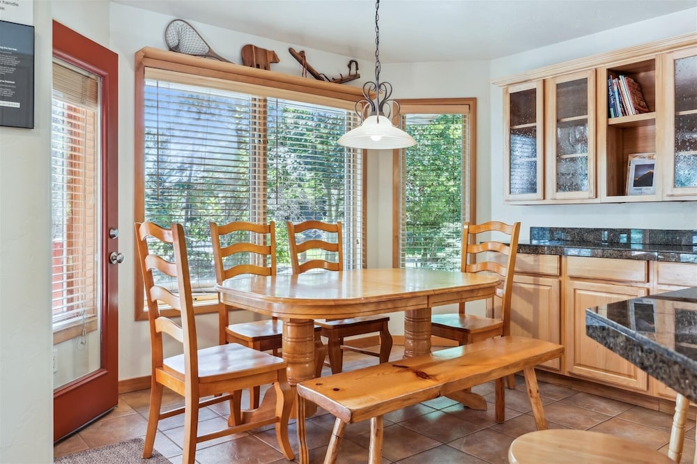 Legend Lake Lookout 4 Bedroom Home