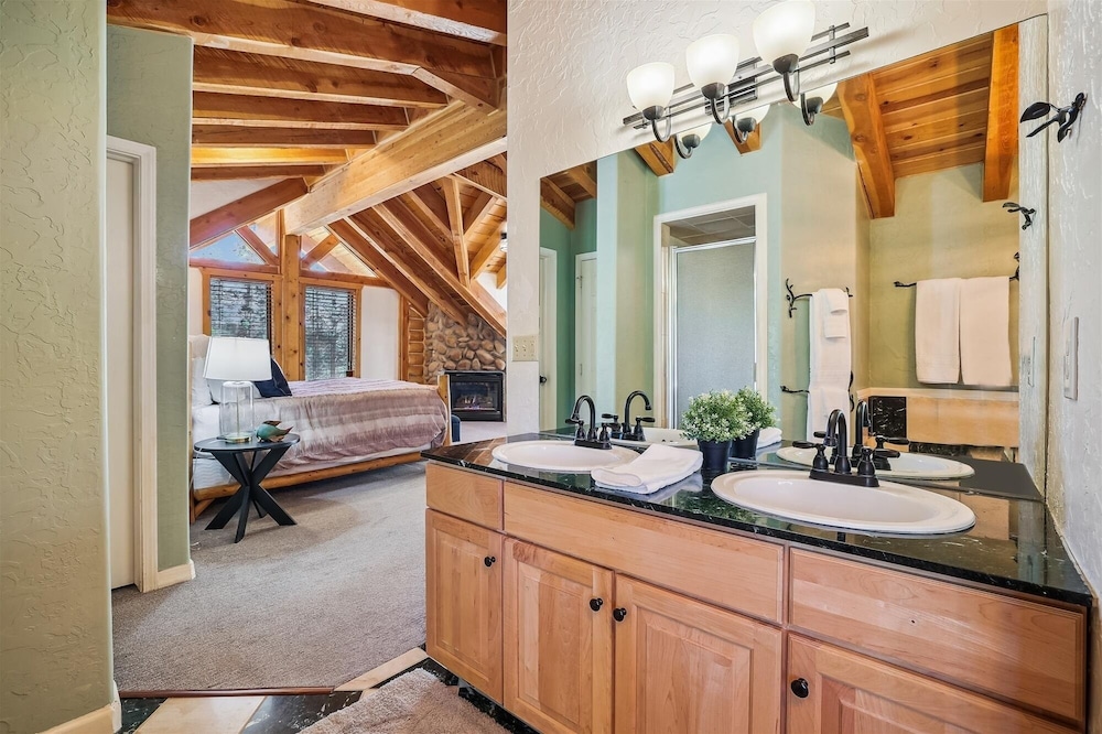 American Way Chalet 5 Bedroom Home