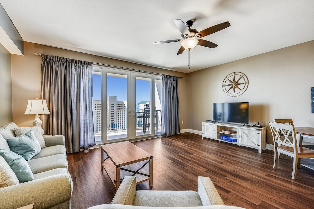 Laketown Wharf 903, Gulf View, Sleeps 6. Free Fun! Updated! 1 Bedroom Condo by RedAwning view 4
