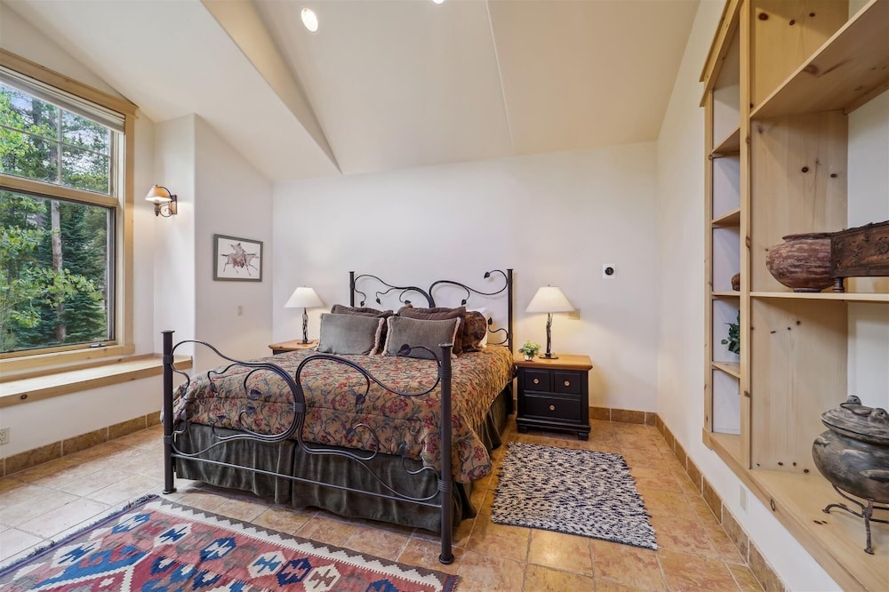 Cucumber Patch 44 4 Bedroom Townhouse by RedAwning