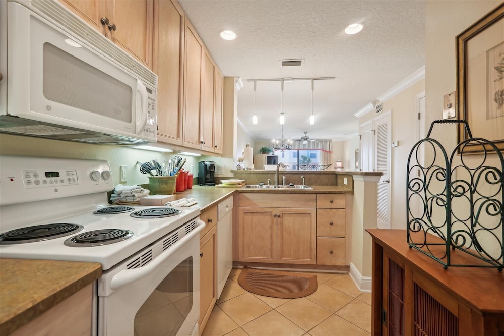 Oceanfront Splendor: Luxe Sea Haven Condo Near St. Augustine