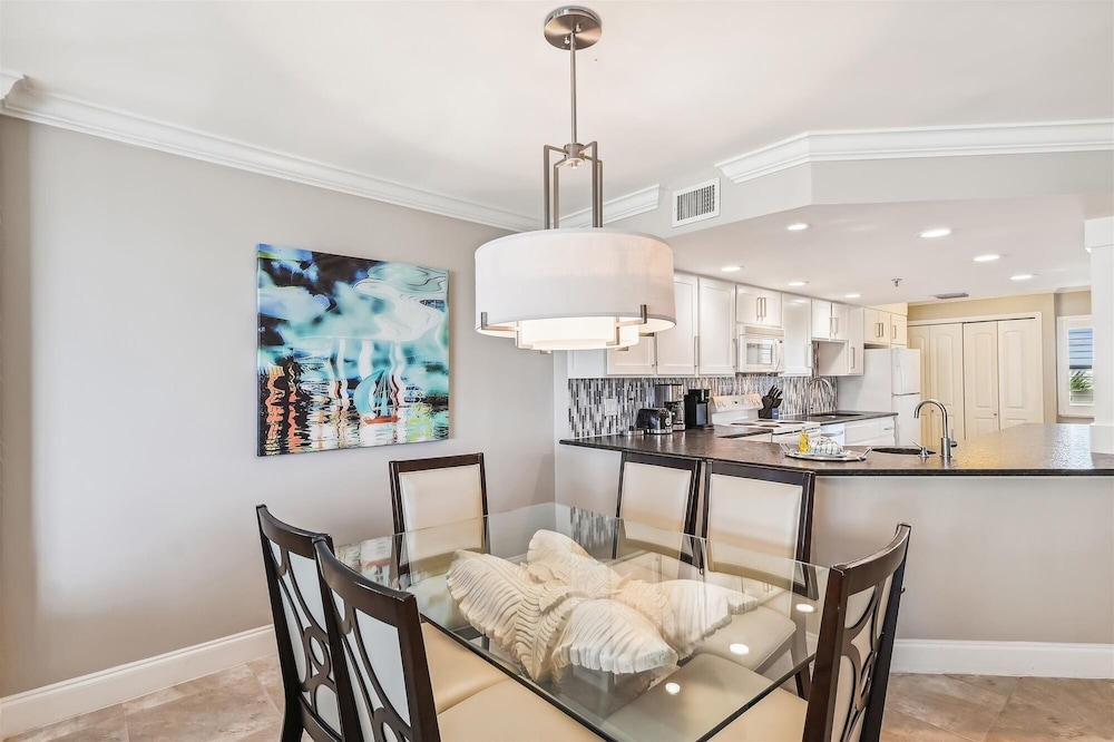 Inlet Reef 315 2 Bedroom Condo by RedAwning view 5