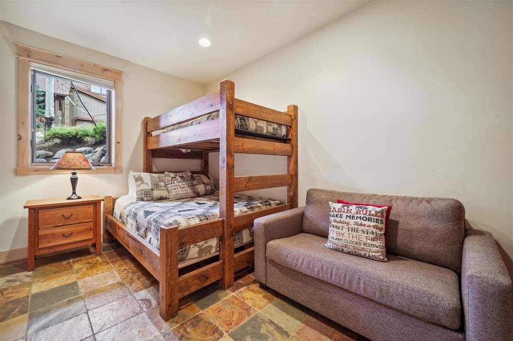 Cucumber Patch 44 4 Bedroom Townhouse by RedAwning