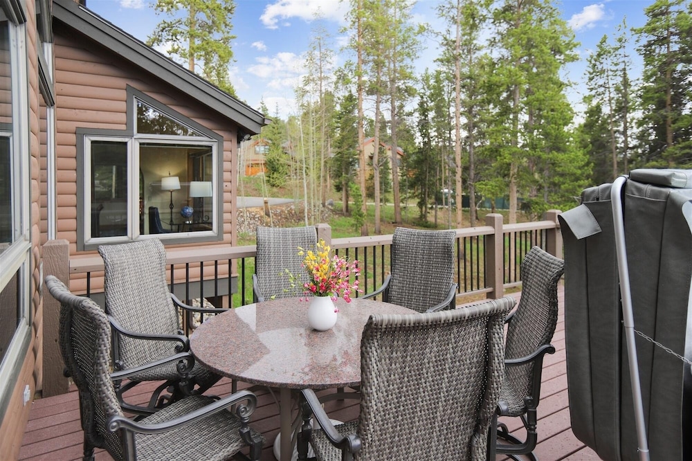 Evergreen Lodge