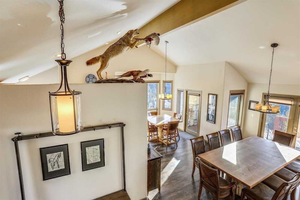 Charter Ridge 10 4 Bedroom Townhouse by RedAwning