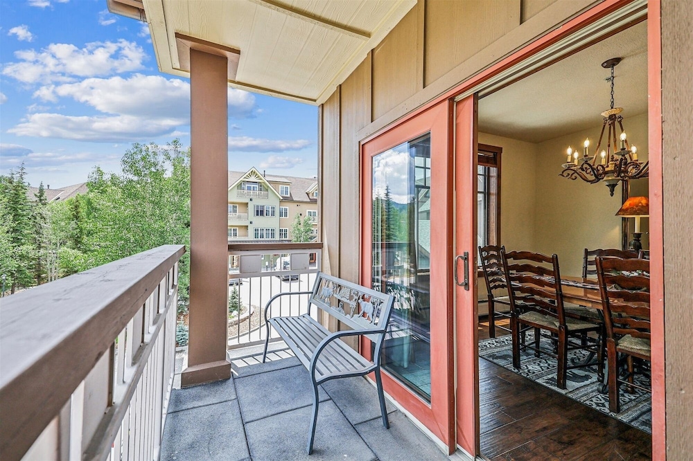 Main Street Station 3305 3 Bedroom Condo