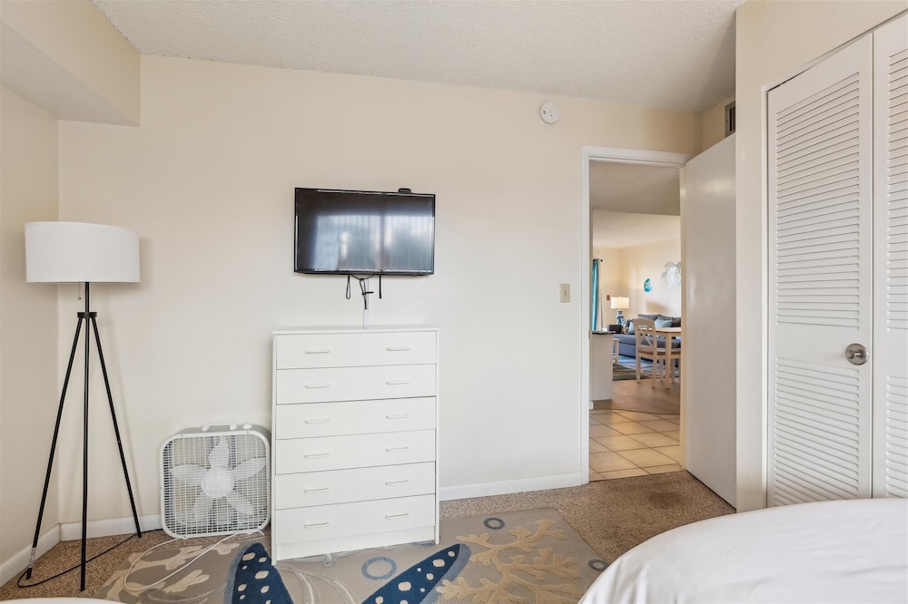 Beachside 2br/2ba Condo w/ Pool, Balcony & Boat Parking in St. Augustine