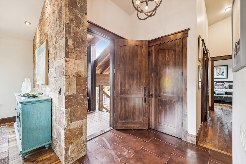 Highwoods At Shock Hill 4 Bedroom Townhouse by RedAwning