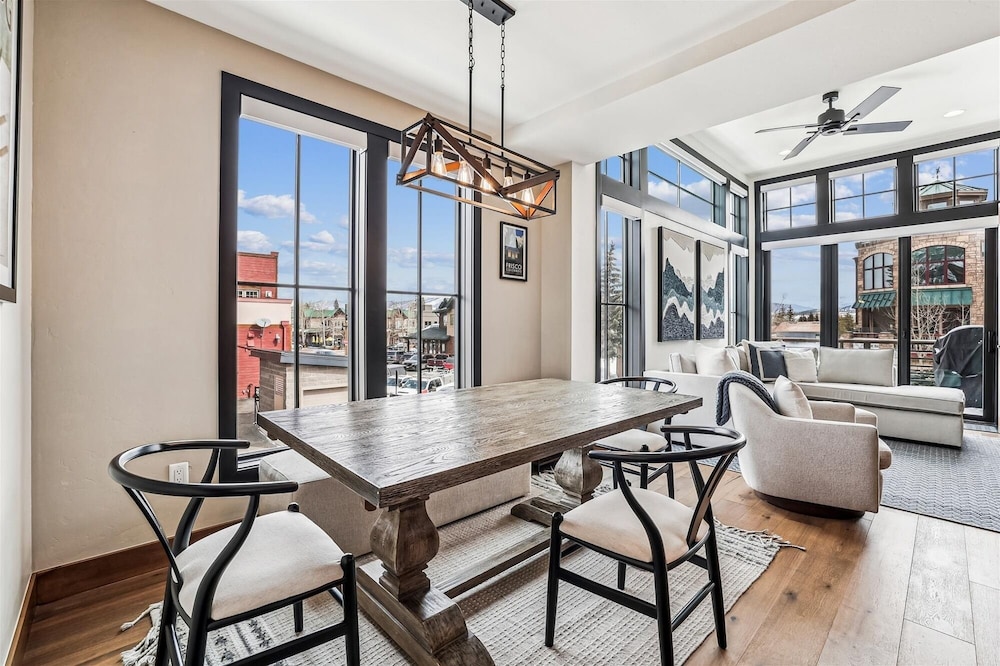 Decked Out Downtown 3 Bedroom Townhouse