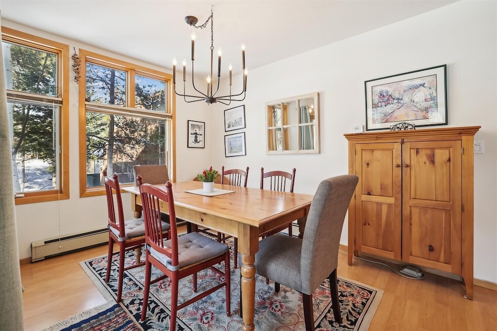 River Glen 107c 2 Bedroom Condo