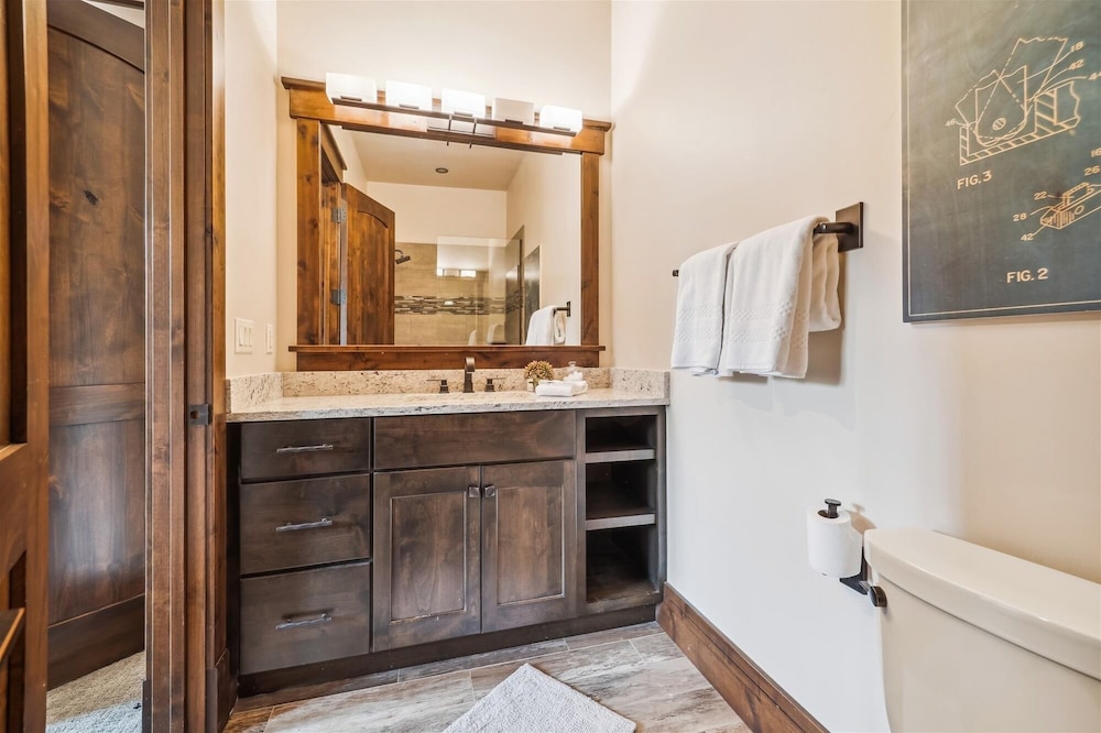 Highwoods At Shock Hill 4 Bedroom Townhouse by RedAwning