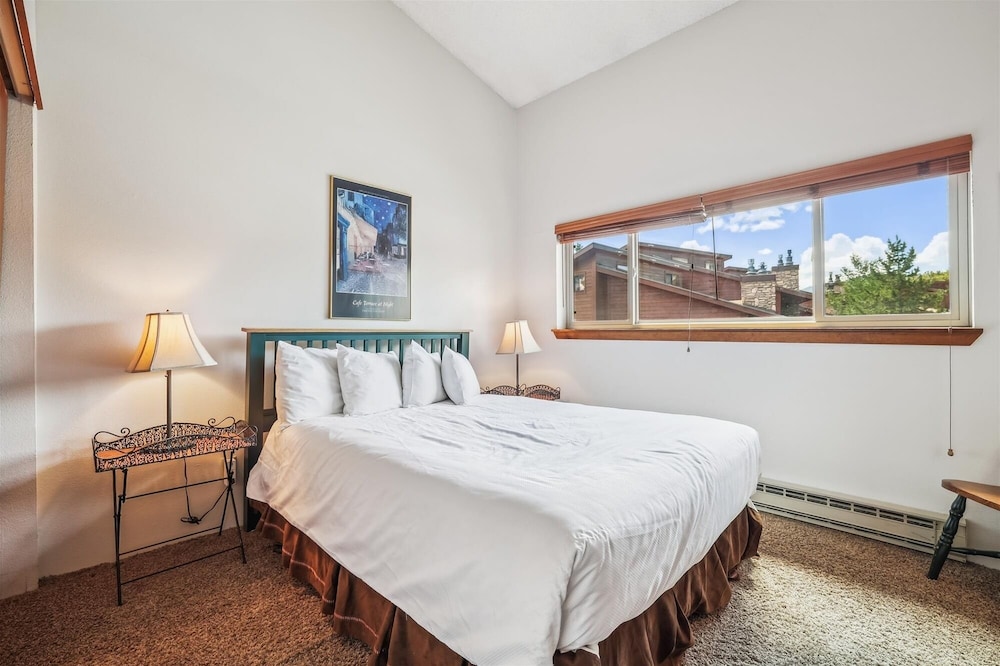 Pine Ridge 11e 2 Bedroom Condo