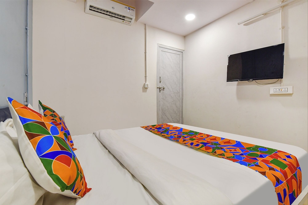Hotel Solitaire Luxurious AC Rooms Surat