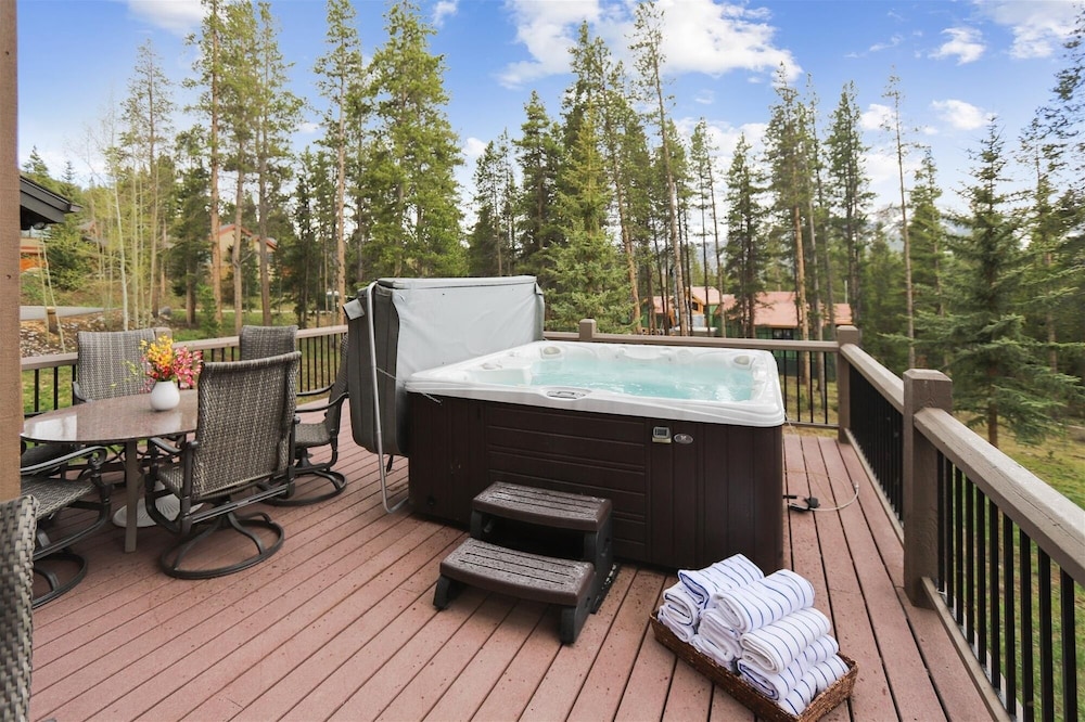 Evergreen Lodge