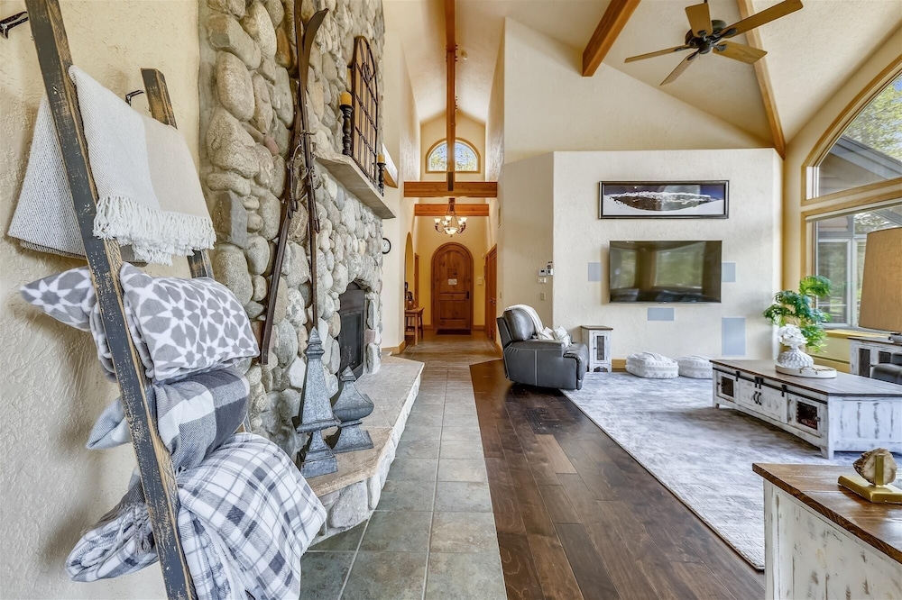 Evergreen Lodge
