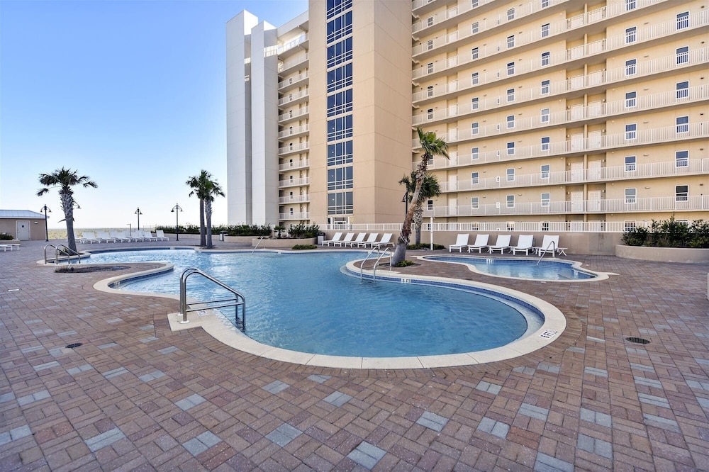 Laketown Wharf 338 3 Bedroom Condo