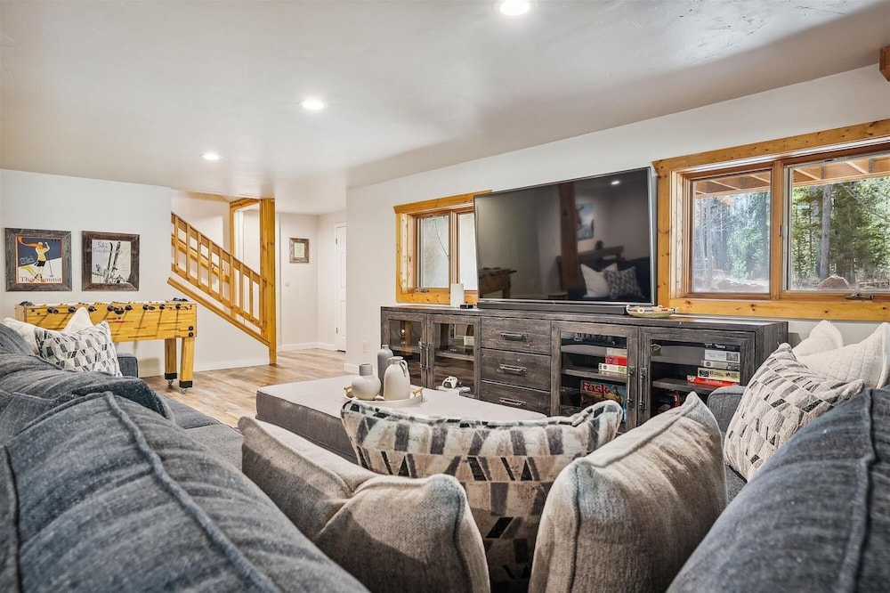 American Way Chalet 5 Bedroom Home