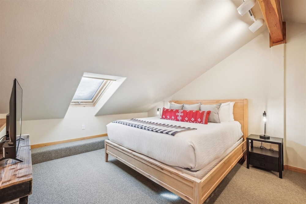 Cedars 24 3 Bedroom Duplex