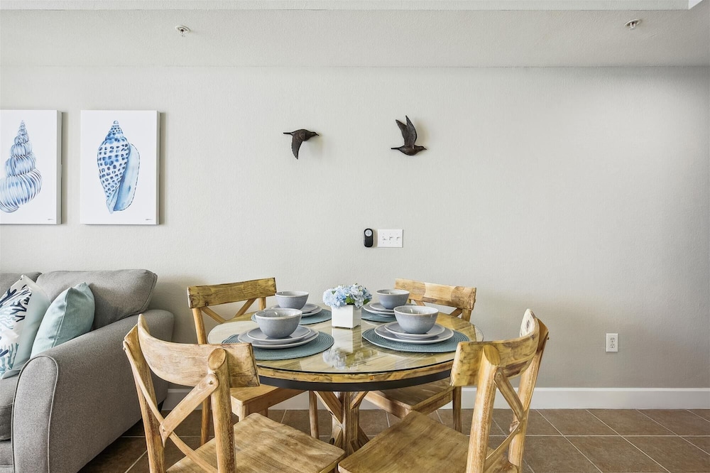 Tidewater by Book That Condo