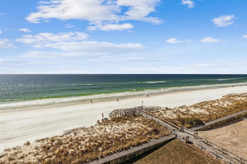 Shoreline Towers 1063 2 Bedroom Condo by RedAwning