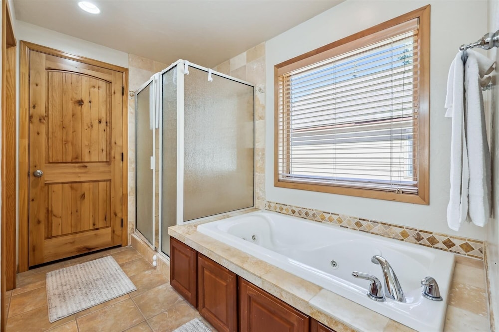 Legend Lake Lookout 4 Bedroom Home