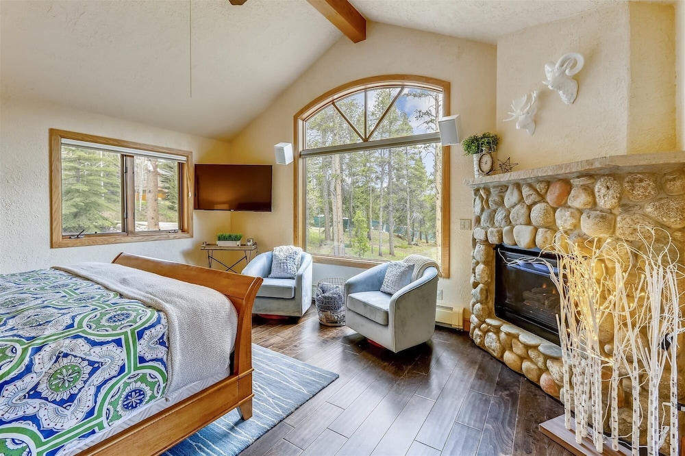 Evergreen Lodge