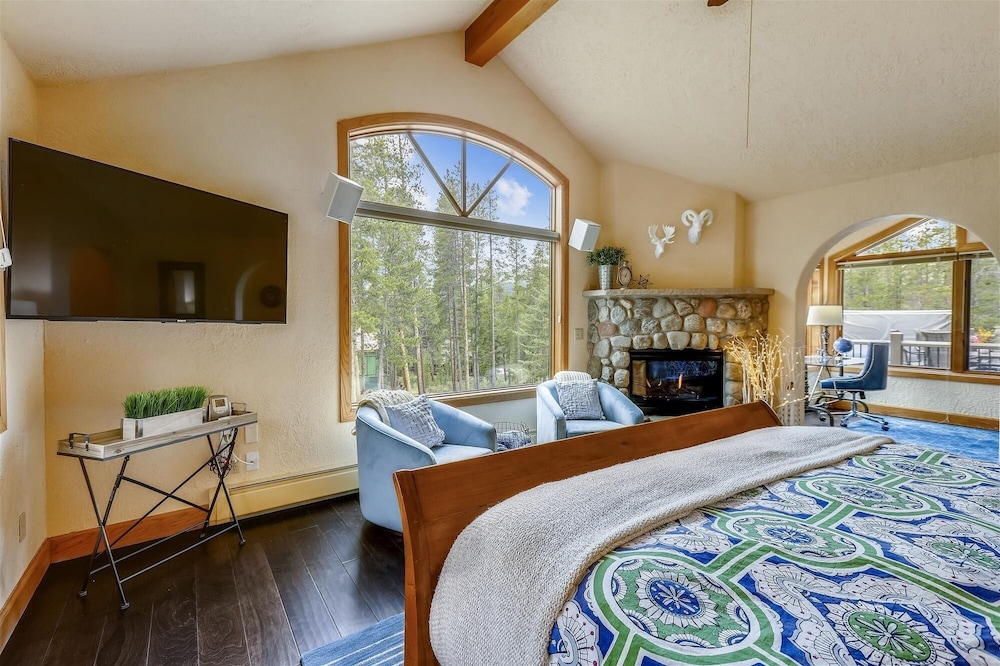 Evergreen Lodge