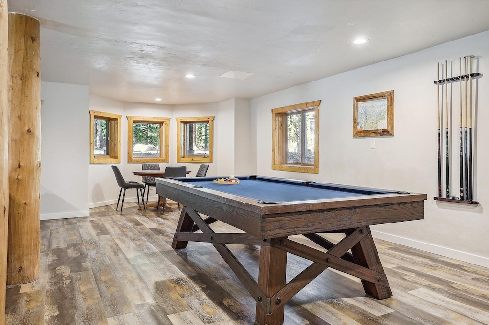 American Way Chalet 5 Bedroom Home