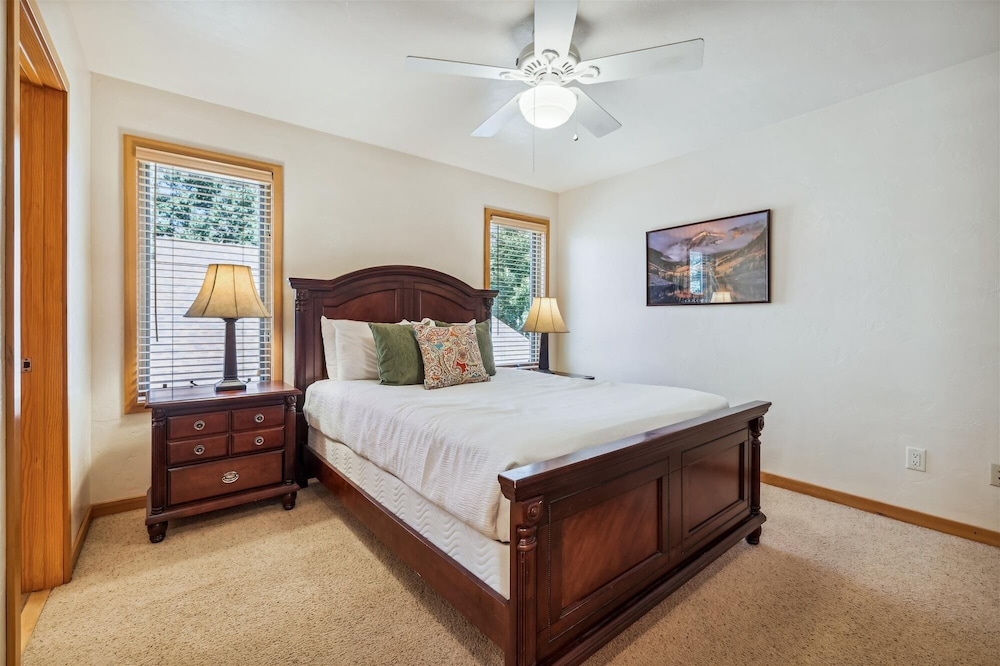 Legend Lake Lookout 4 Bedroom Home