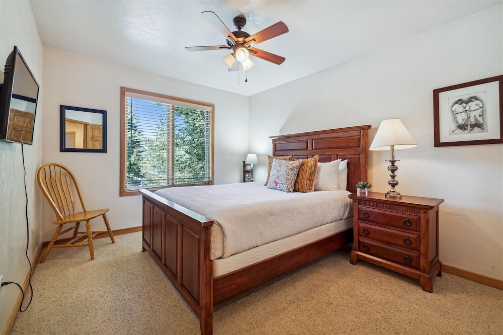 Legend Lake Lookout 4 Bedroom Home