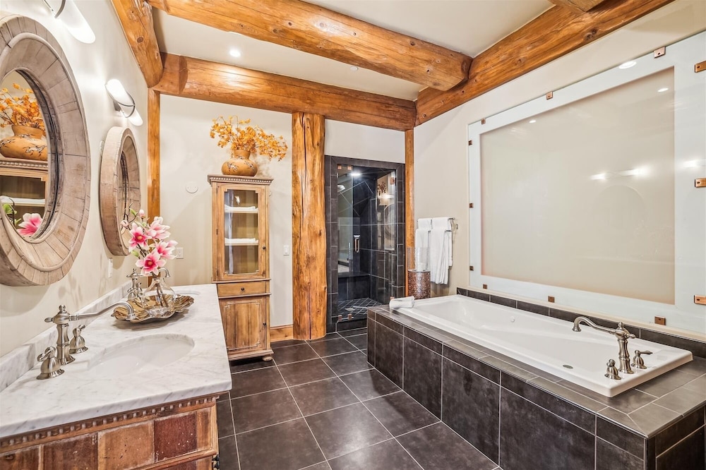 Clowsgill Holme 5 Bedroom Home by RedAwning