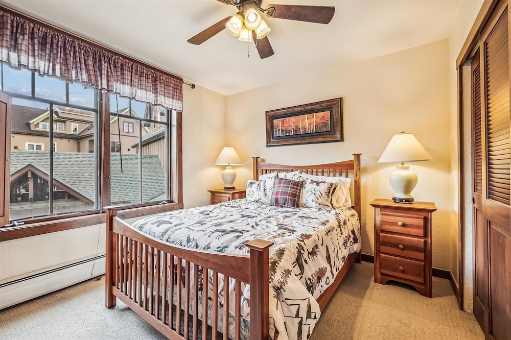 Main Street Station 3305 3 Bedroom Condo