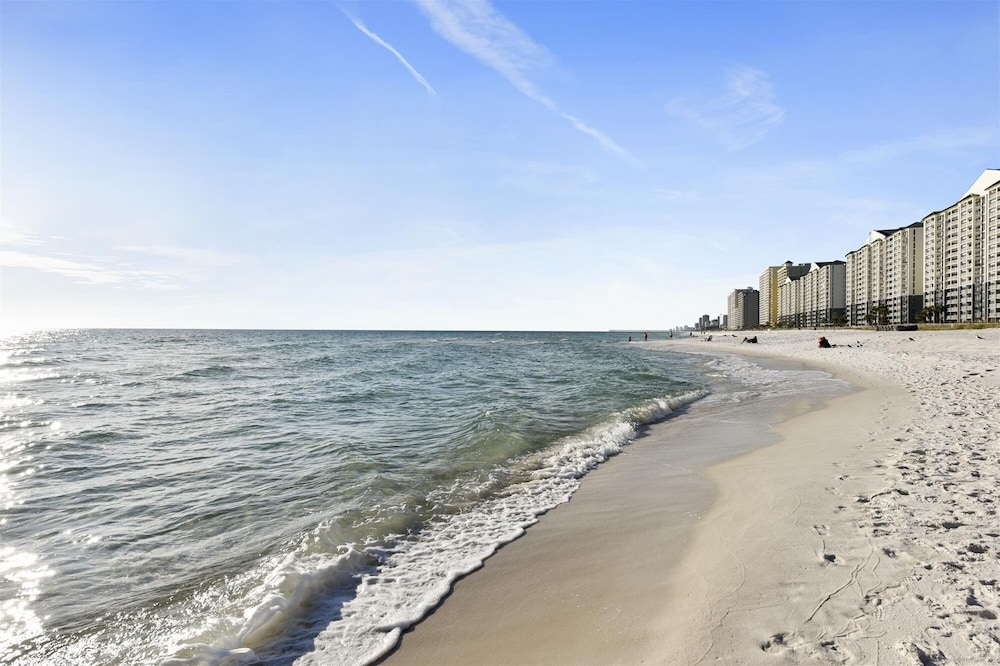 Laketown Wharf 338 3 Bedroom Condo