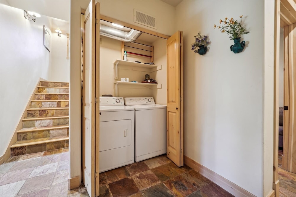 Cucumber Patch 44 4 Bedroom Townhouse by RedAwning