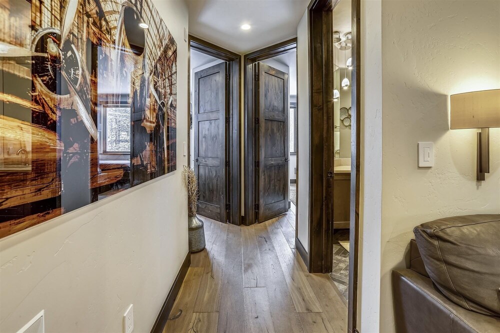 Falcon Haus 4 Bedroom Townhouse by RedAwning