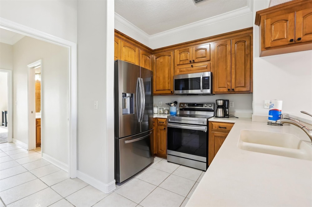 Beachside Bliss: 3BR Coastal Condo w/ Pools & Patio in St. Augustine