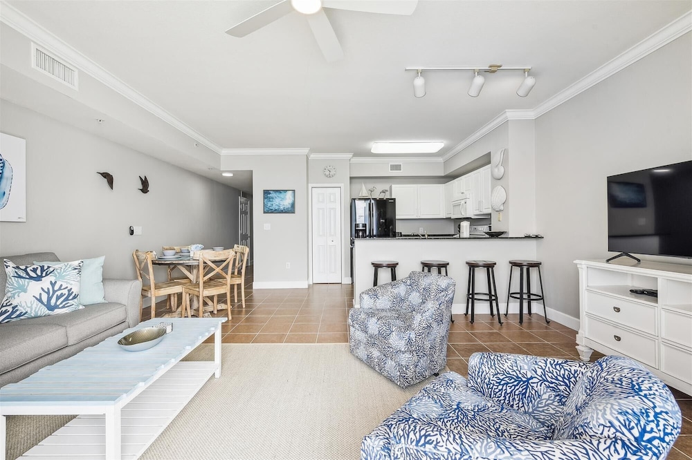 Tidewater by Book That Condo